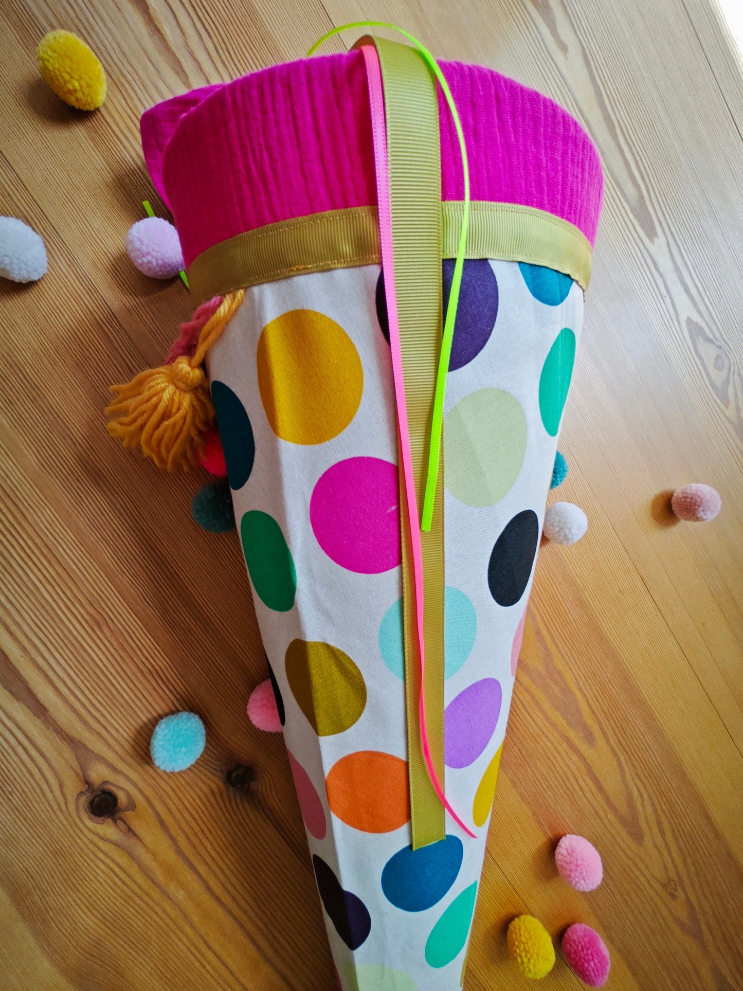 Schultüte Schulstart Stoff Schulanfang Mädchen Einschulung Musselin große bunte Punkte big dots Regenbogen Name Milla Louise