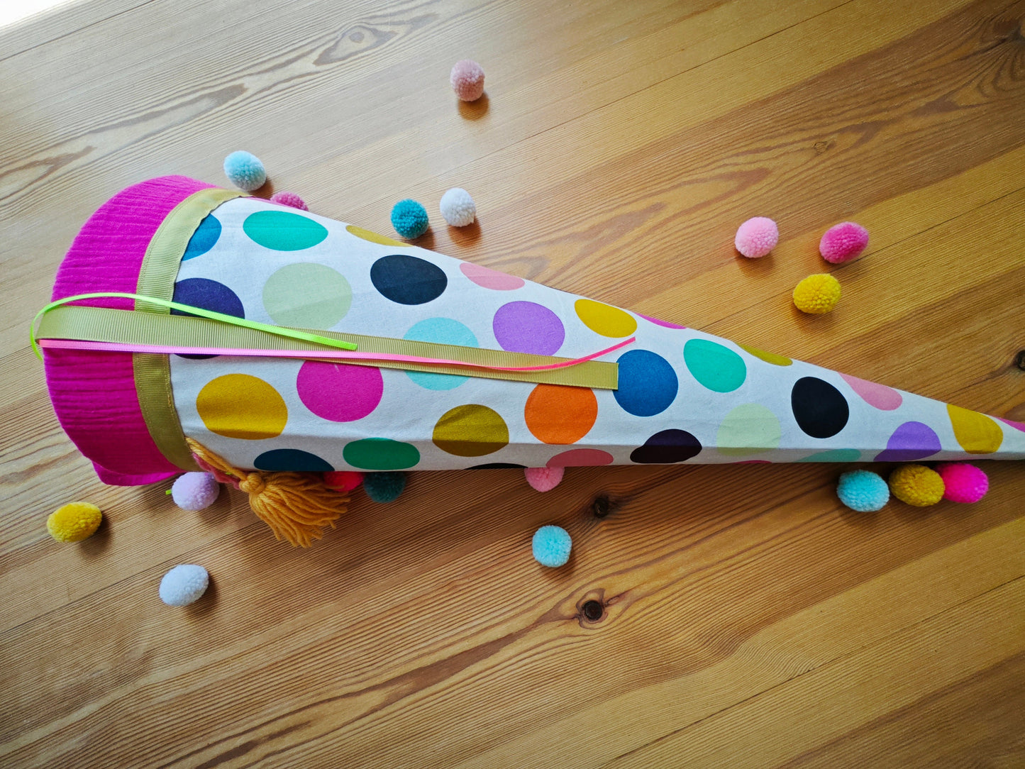 Schultüte Schulstart Stoff Schulanfang Mädchen Einschulung Musselin große bunte Punkte big dots Regenbogen Name Milla Louise