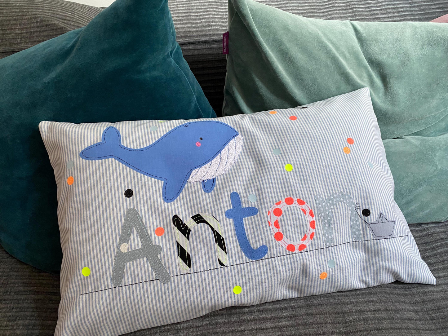 Kissen mit Namen Kissenbezug Geburt Baby Kissenhülle personalisiert Wal neon Kuschelkissen Kinderkissen Babykissen Geschenk Taufe