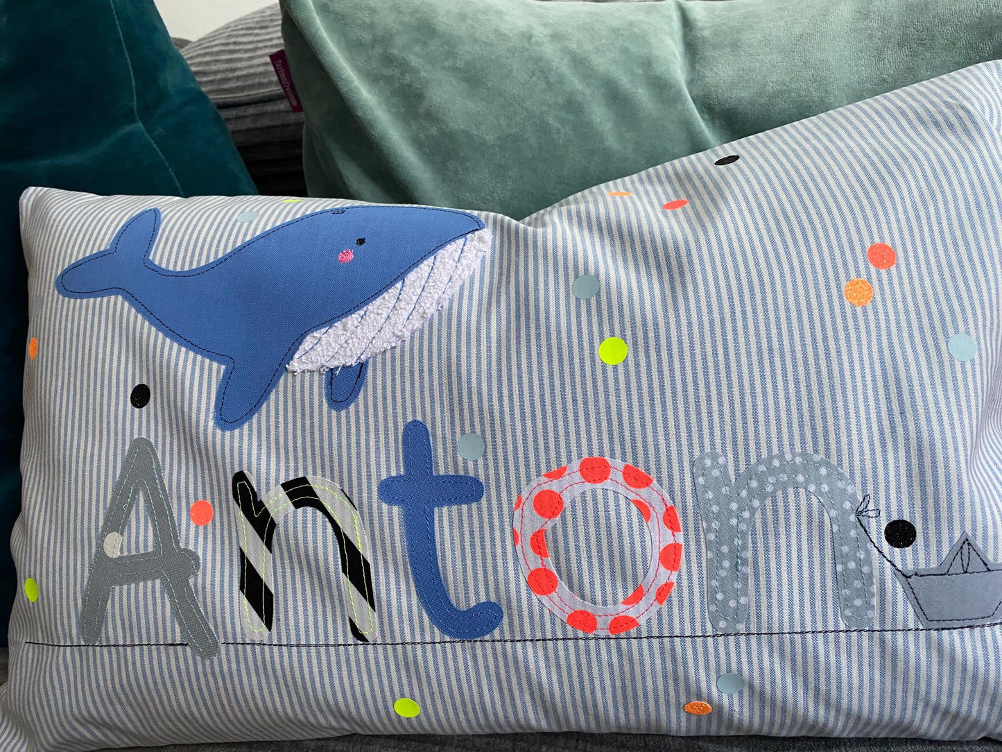 Kissen mit Namen Kissenbezug Geburt Baby Kissenhülle personalisiert Wal neon Kuschelkissen Kinderkissen Babykissen Geschenk Taufe