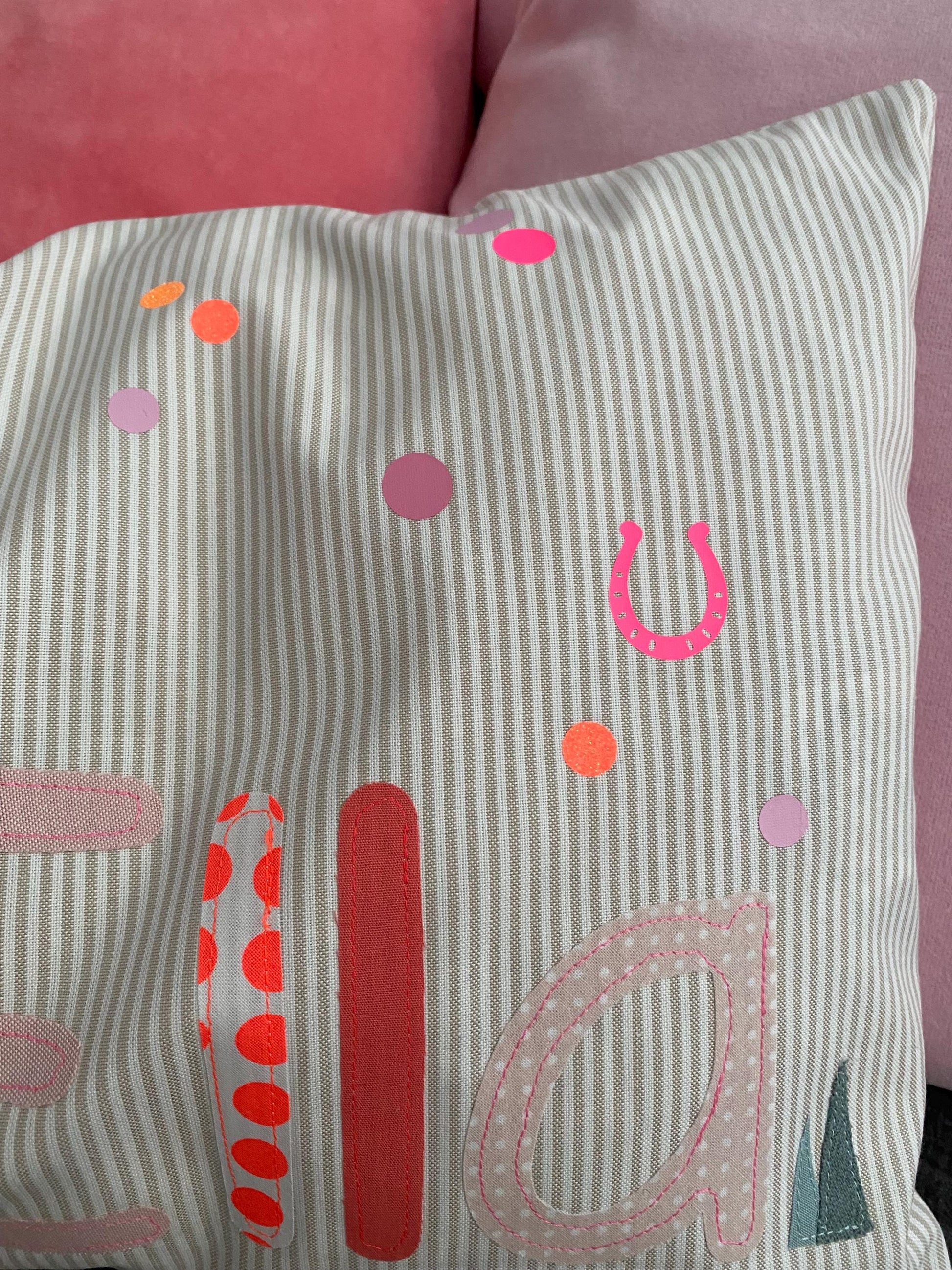 Kissen mit Namen Kissenbezug Geburt Baby Kissenhülle Kissen personalisiert Namenskissen Kuschelkissen Kinderkissen Kissen Pferd Milla Louise