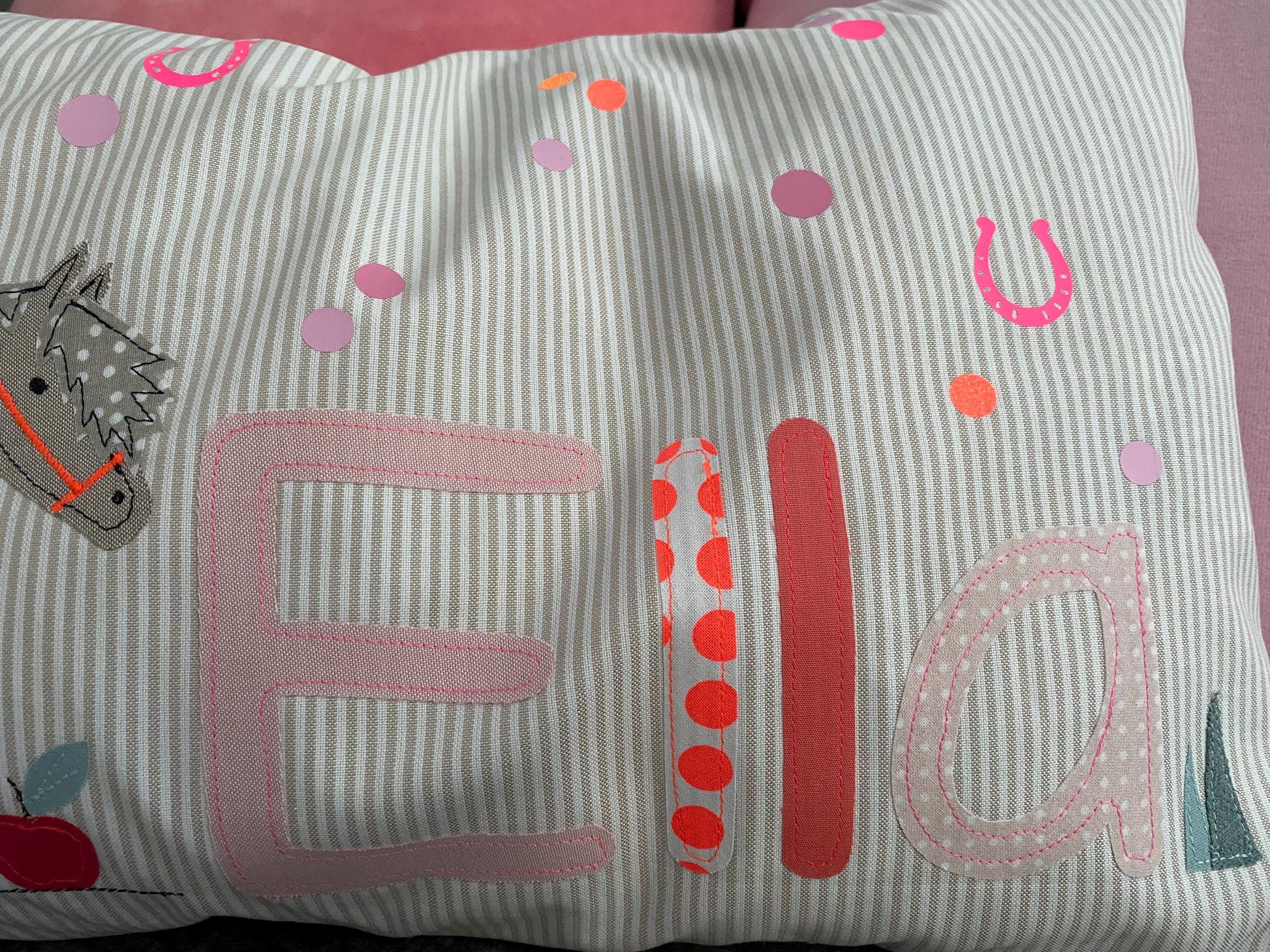 Kissen mit Namen Kissenbezug Geburt Baby Kissenhülle Kissen personalisiert Namenskissen Kuschelkissen Kinderkissen Kissen Pferd Milla Louise