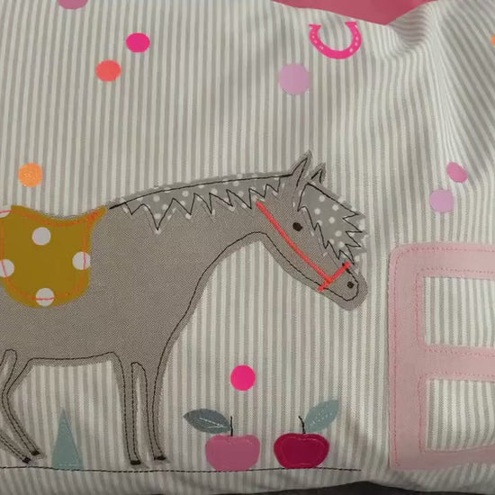 Kissen mit Namen Kissenbezug Geburt Baby Kissenhülle Kissen personalisiert Namenskissen Kuschelkissen Kinderkissen Kissen Pferd Milla Louise