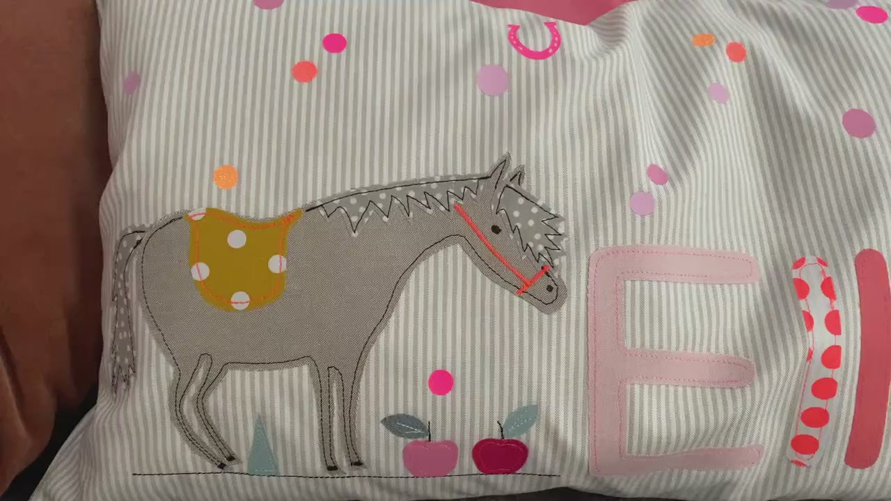 Kissen mit Namen Kissenbezug Geburt Baby Kissenhülle Kissen personalisiert Namenskissen Kuschelkissen Kinderkissen Kissen Pferd Milla Louise